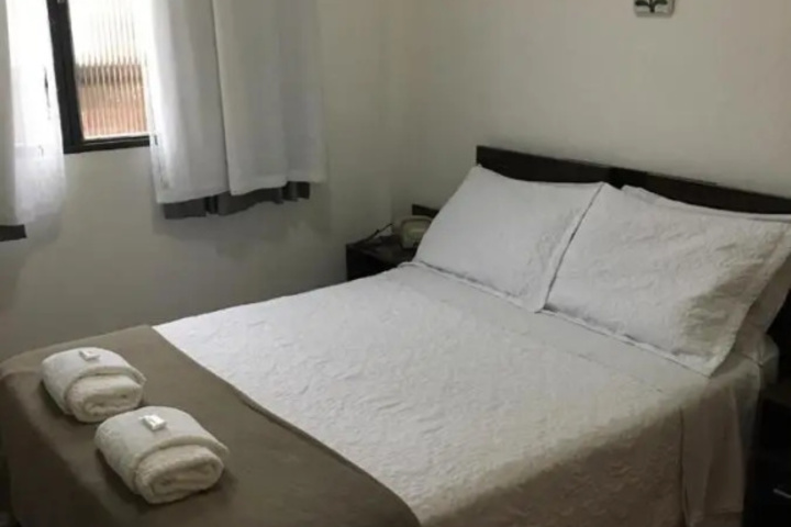 Room 5 of 13