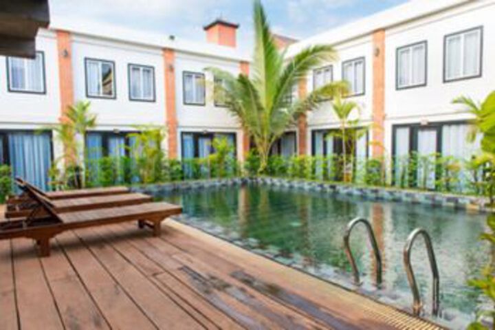 Pool 53 of 65