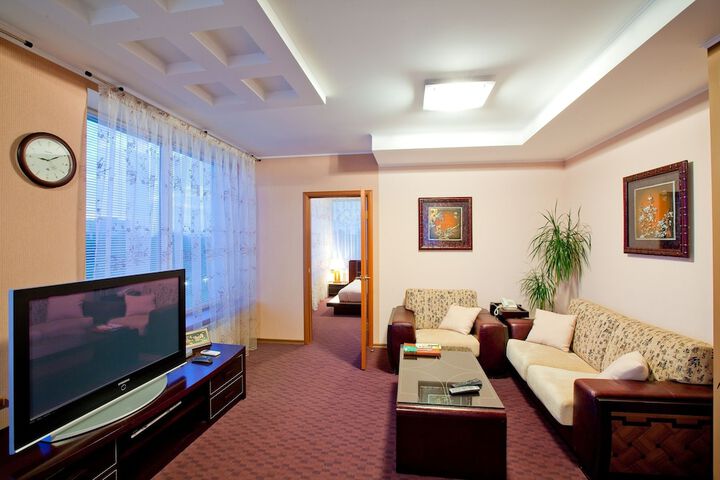 Room 52 of 99