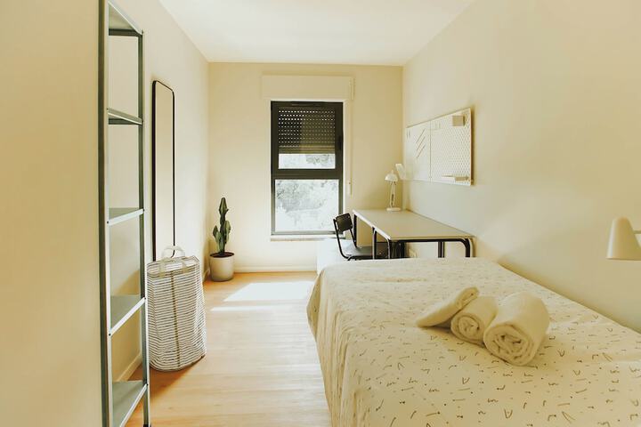 Room 6 of 13