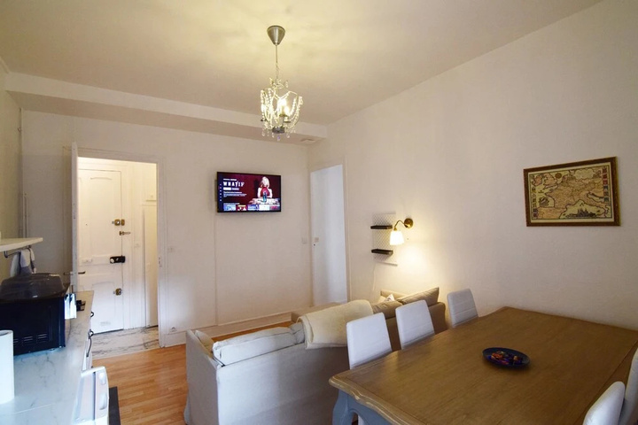 Room 6 of 22