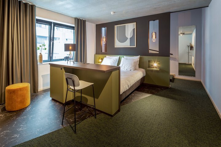 Room 11 of 22