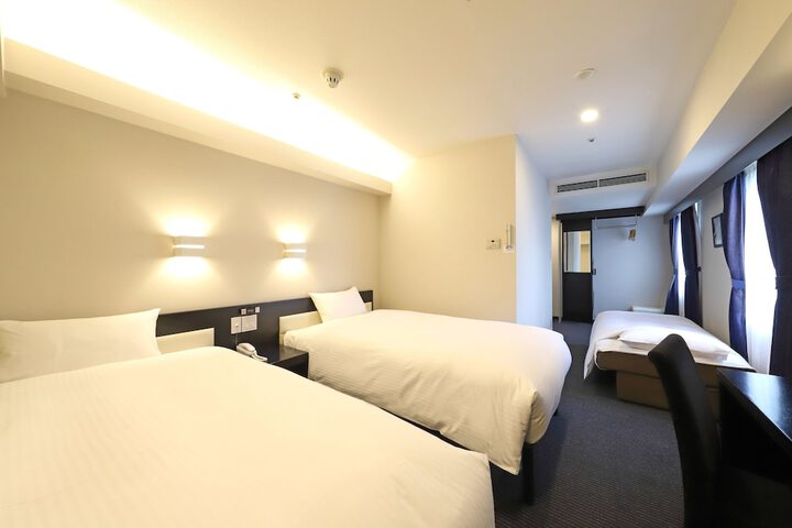Room 4 of 22
