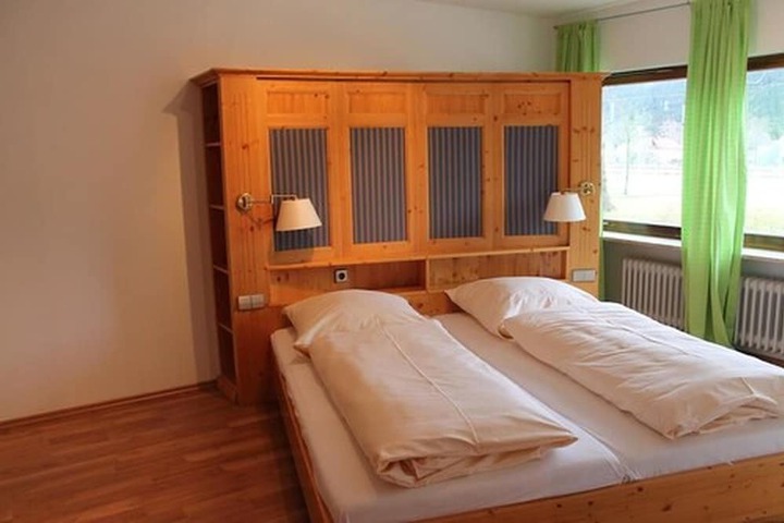 Room 7 of 31
