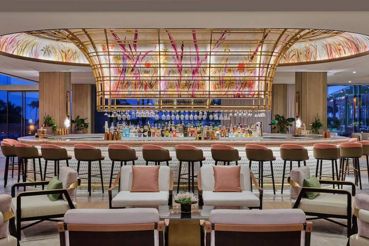 Hotel Interior 4 of 121