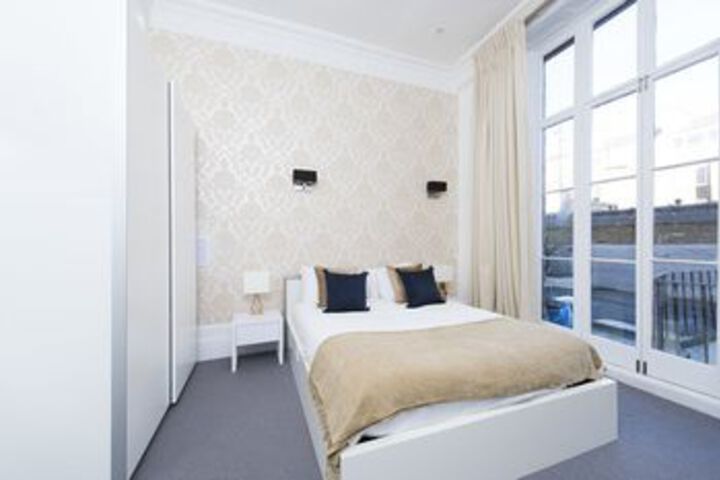 Room 5 of 20