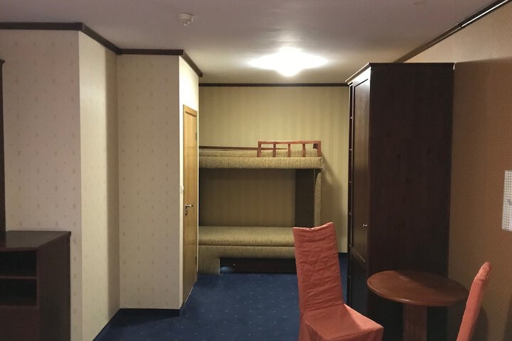 Room 6 of 22