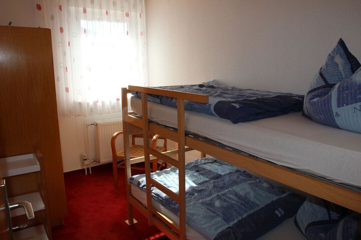 Room 4 of 86