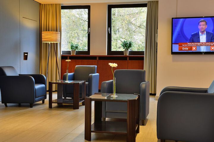 Entrance & Lobby