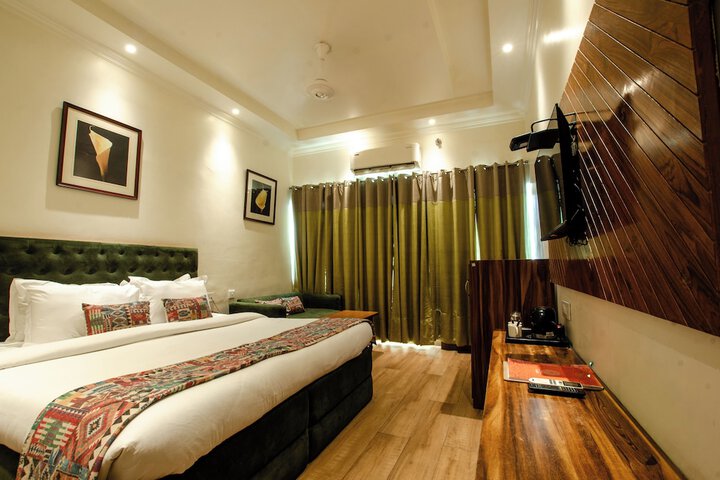 Room 18 of 46