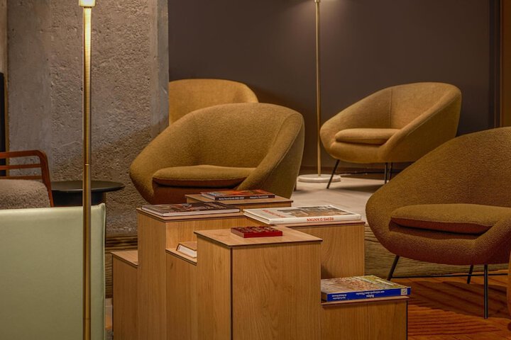 Guest Lobby