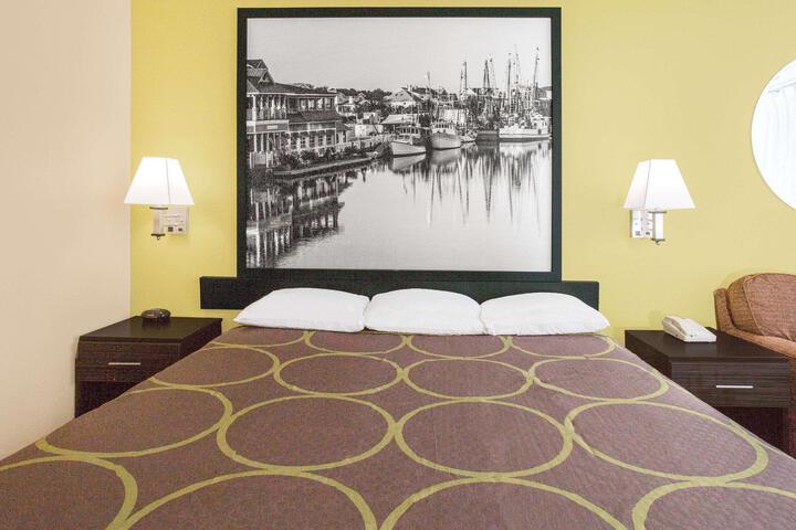 1 King Bed (6 of 12)