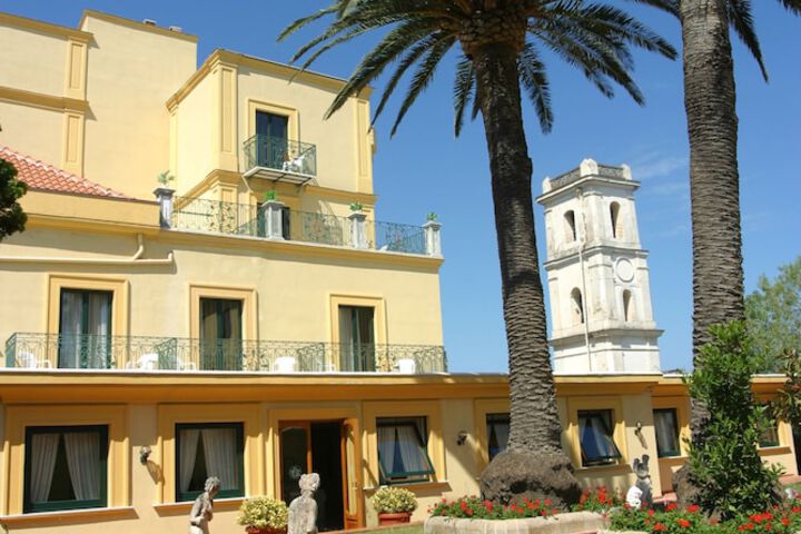 Hotel Entry