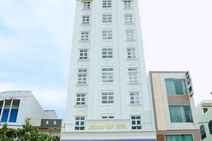 Exterior of Thanh Van Hotel