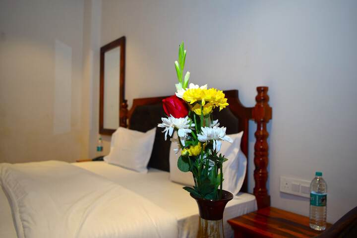 Room 8 of 15