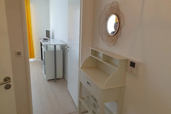 Room 3 of 6