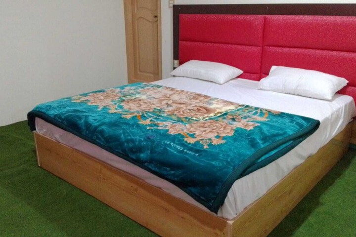 Room 10 of 19