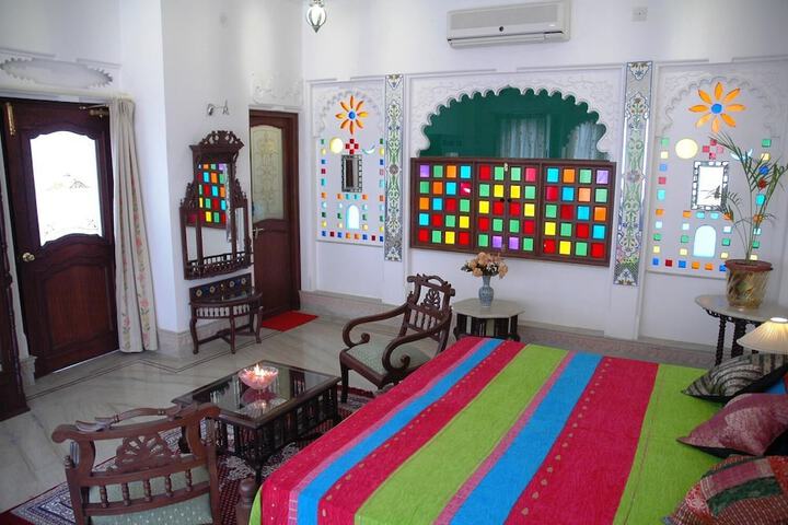 Room 4 of 49