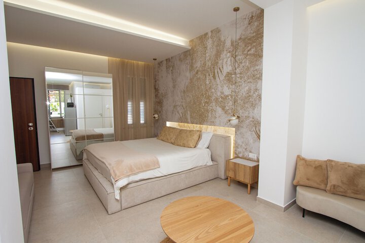 Room 25 of 90