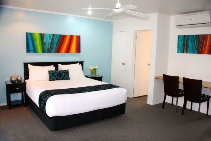 Room 26 of 103