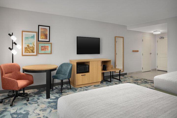 Room 36 of 77