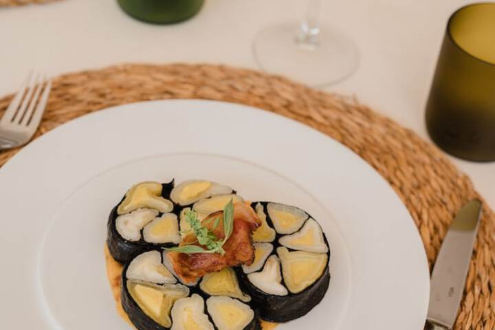 Dining 69 of 80