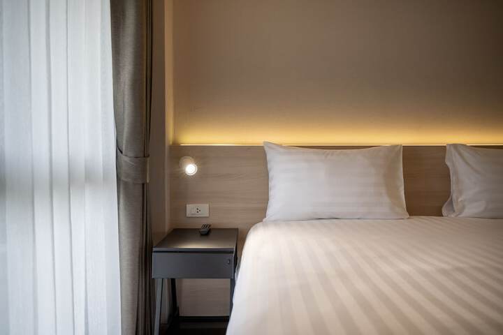 Room 21 of 40