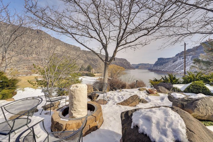 Hot Tub & Snake River Views at Twin Falls Home