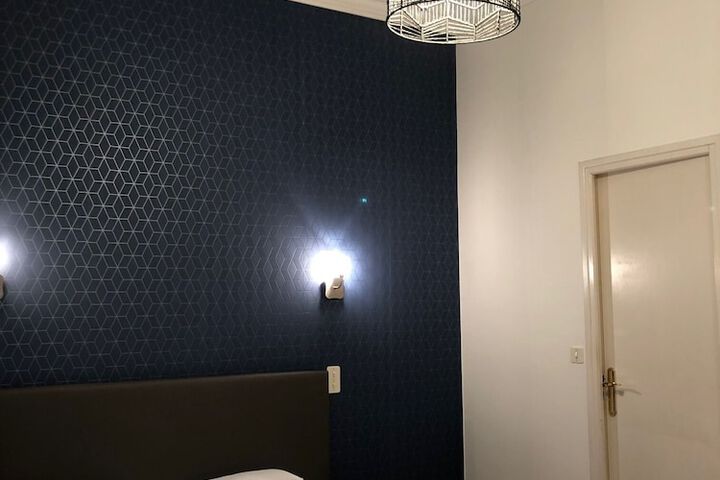 Room 2 of 11