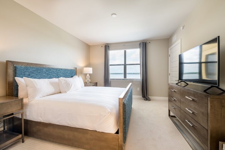 Room 4 of 32