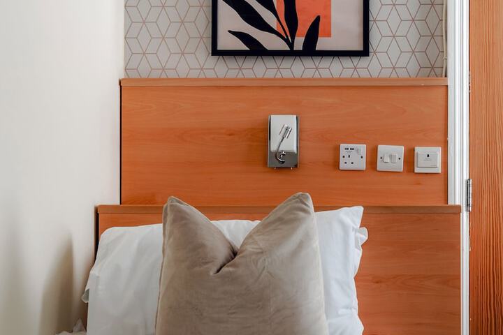 Room 104 of 110