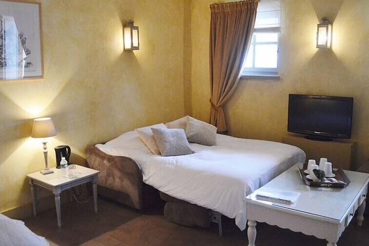 Room 28 of 118