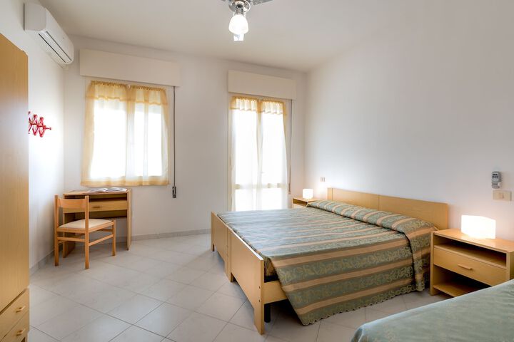 Room 26 of 90