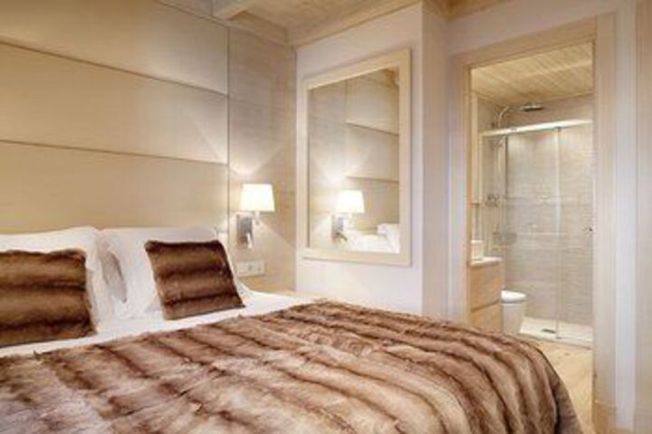 Room 7 of 20