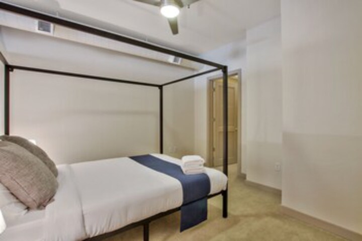 Room 253 of 328