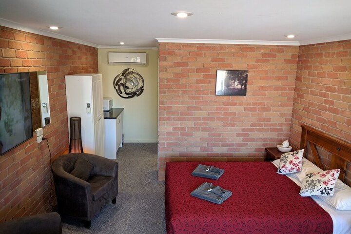 Room 11 of 74
