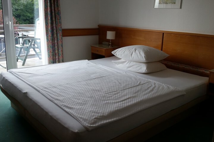 Room 9 of 39