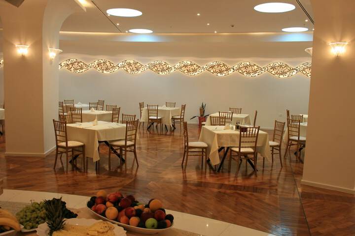 Breakfast/Coffee Service 201 of 253