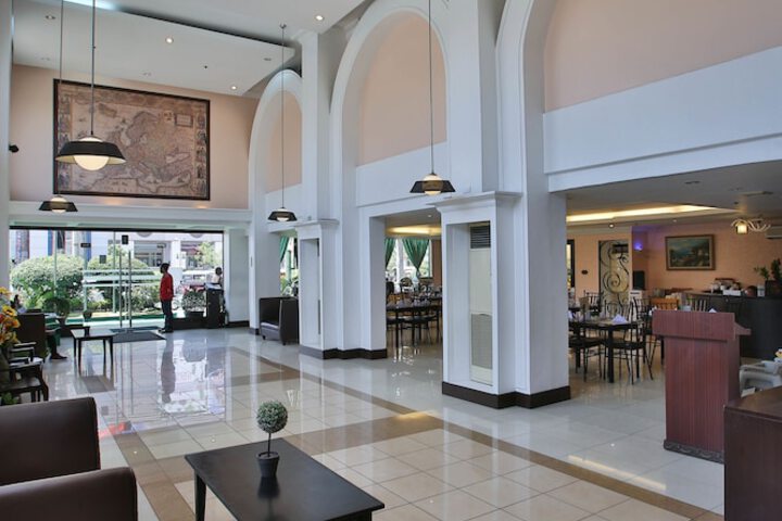 Guest Lobby
