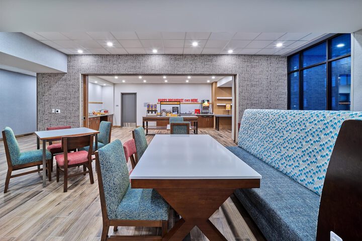 Breakfast/Coffee Service 29 of 40