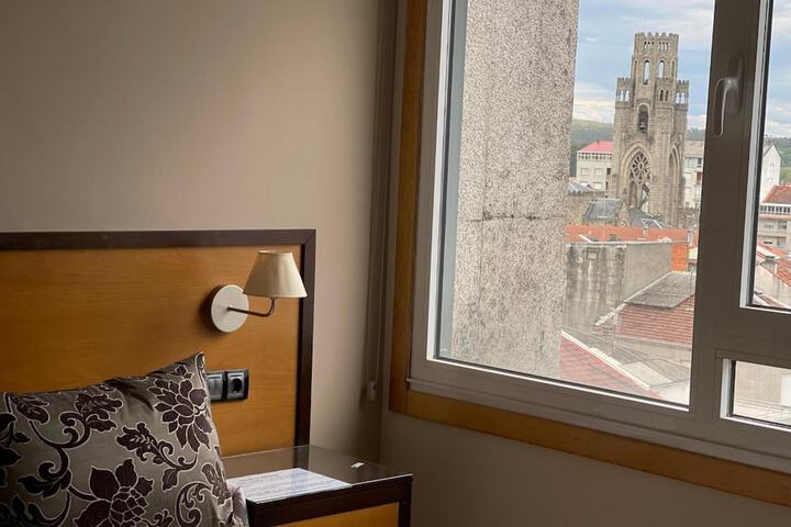 Room 8 of 42