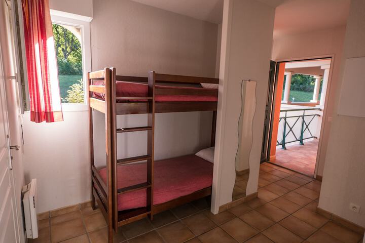 Room 10 of 61