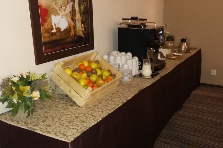Breakfast/Coffee Service 21 of 38
