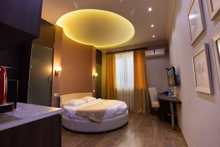Room 16 of 85