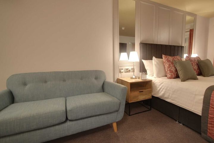 Room 18 of 32