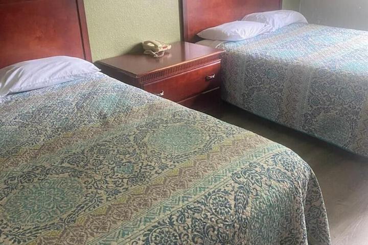 Room 5 of 12