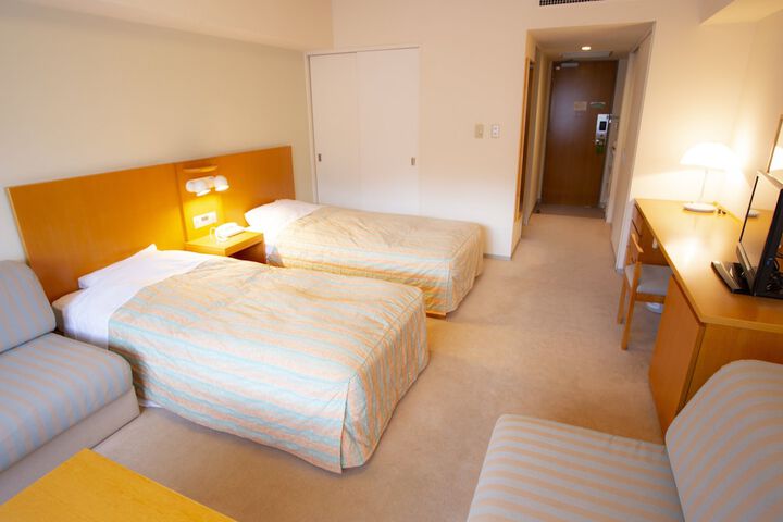 Room 51 of 108