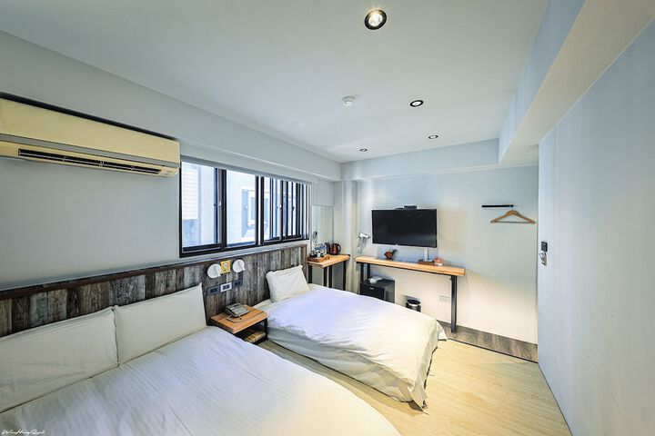 Room 26 of 42