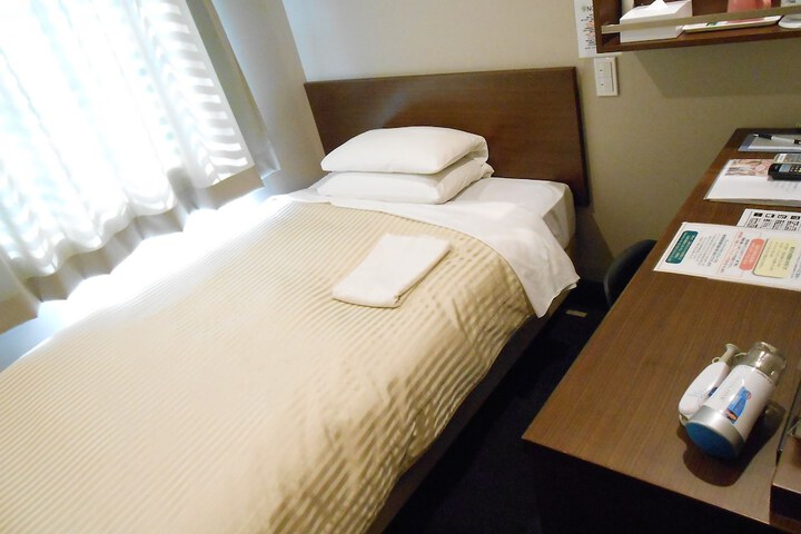 Room 5 of 20