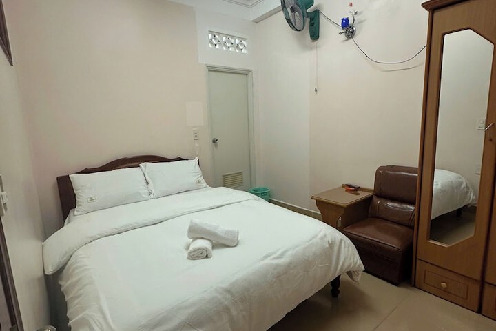 Room 4 of 34